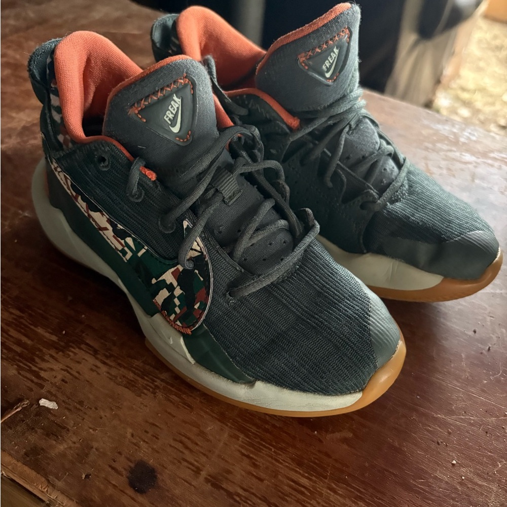Nike Freak 2 GS 'Ashiko'